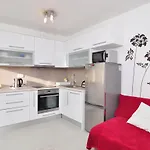 Full Equipped Flat Close To Split