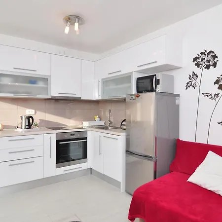 Full Equipped Flat Close To سبليت