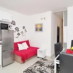 Full Equipped Flat Close To Apartman *