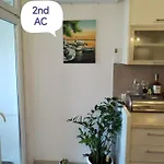 Full Equipped Flat Close To * Split