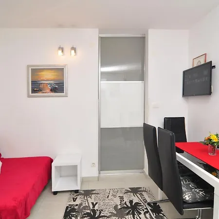 Full Equipped Flat Close To Lägenhet