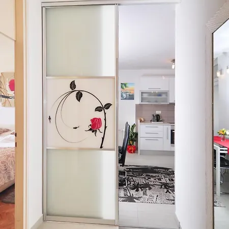 Full Equipped Flat Close To Lägenhet