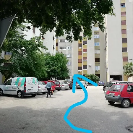 Full Equipped Flat Close To * Split